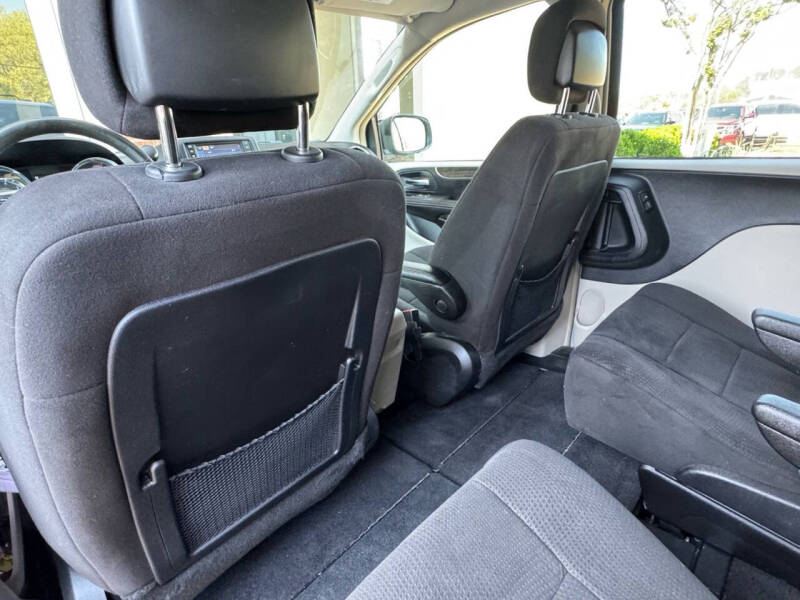 2012 Chrysler Town and Country Touring