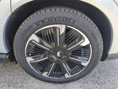 2025 Cadillac Escalade IQ Sport 2