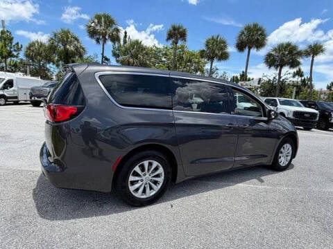 2017 Chrysler Pacifica Touring