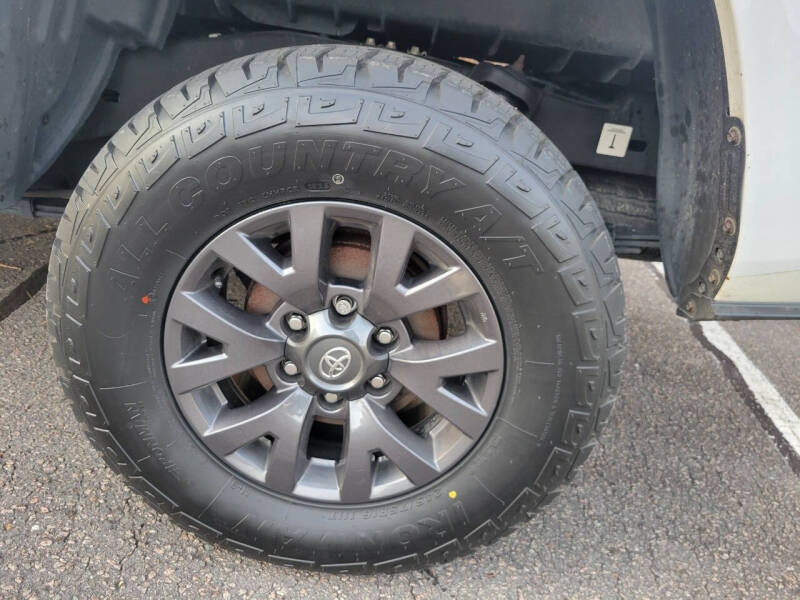 2017 Toyota Tacoma SR