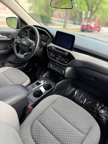 2020 Ford Escape SE