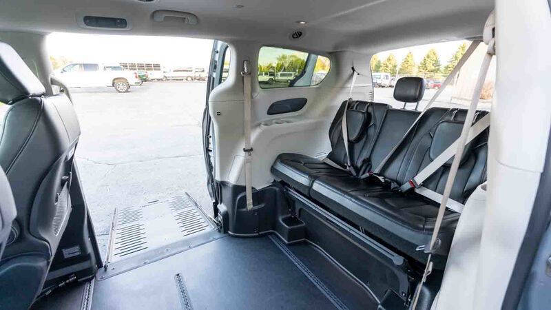 2024 Chrysler Pacifica Touring L