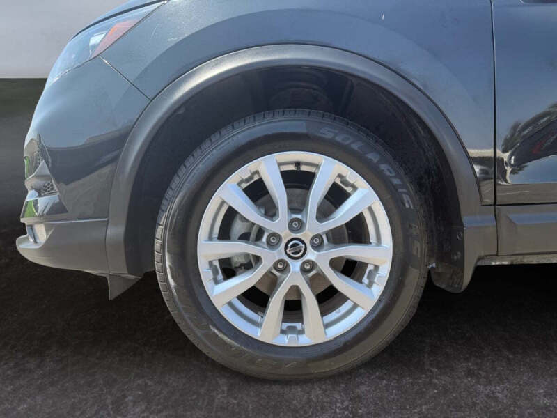 2022 Nissan Rogue Sport SV