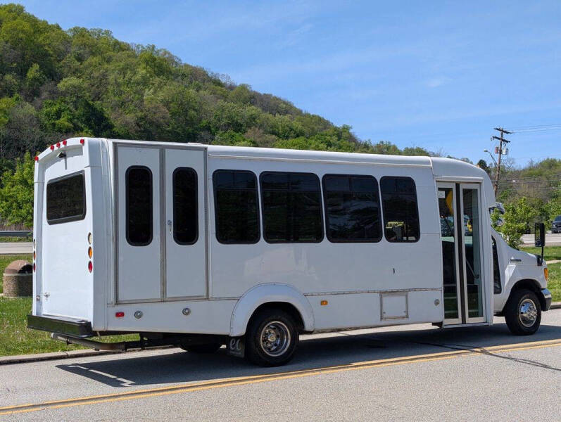 2007 Ford E-Series E-450 SD