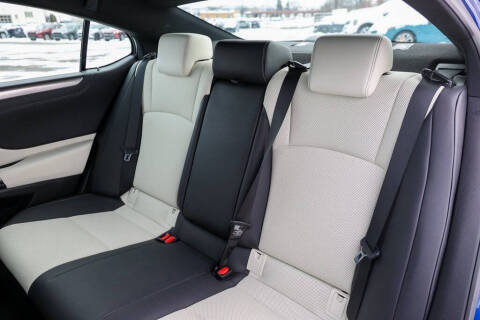 2022 Lexus ES 300h F SPORT