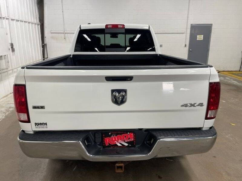 2017 RAM 1500 SLT