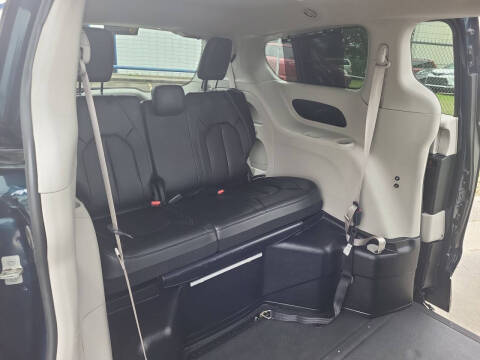 2022 Chrysler Pacifica Touring L