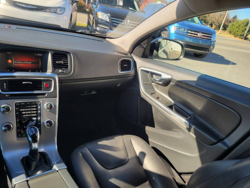 2017 Volvo V60 T5 Premier