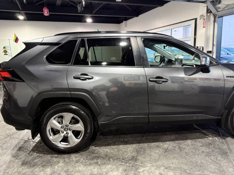 2021 Toyota RAV4 Hybrid XLE Premium
