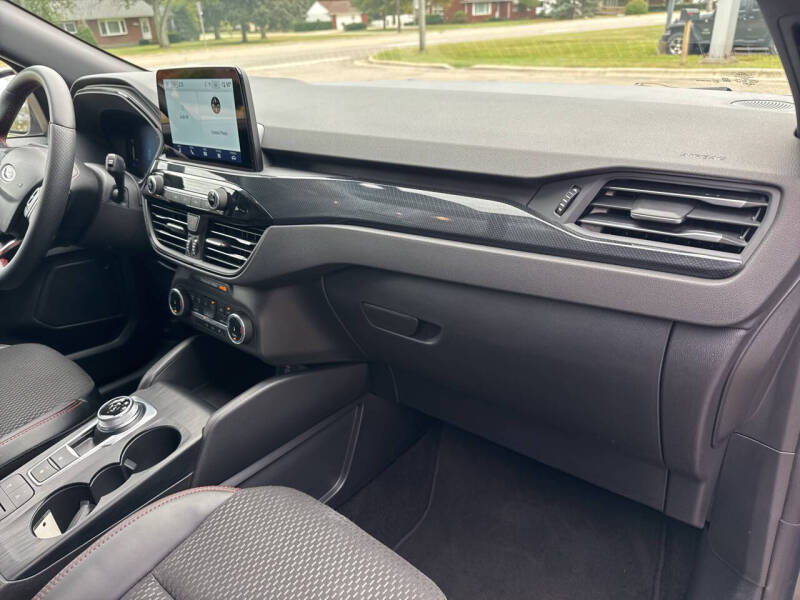 2025 Ford Escape ST-Line Select