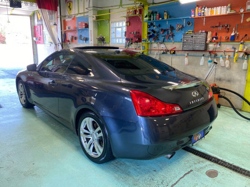 2009 INFINITI G Coupe 37x photo 4