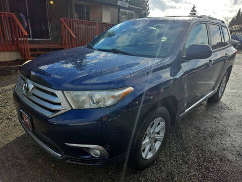 2013 Toyota Highlander for sale at MC AUTO LLC in Spanaway WA
