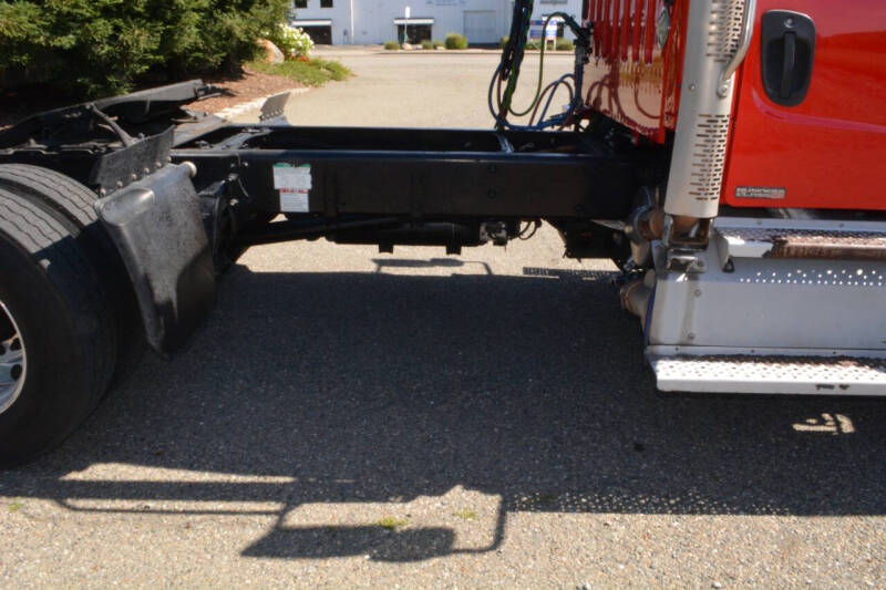 2012 Freightliner M2 106