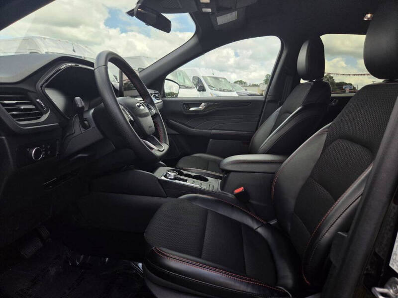 2025 Ford Escape ST-Line