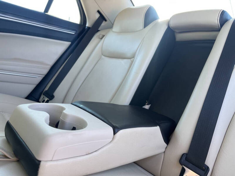 2018 Chrysler 300 Touring