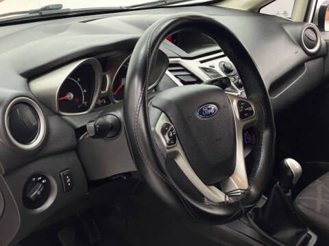 2013 Ford Fiesta SE