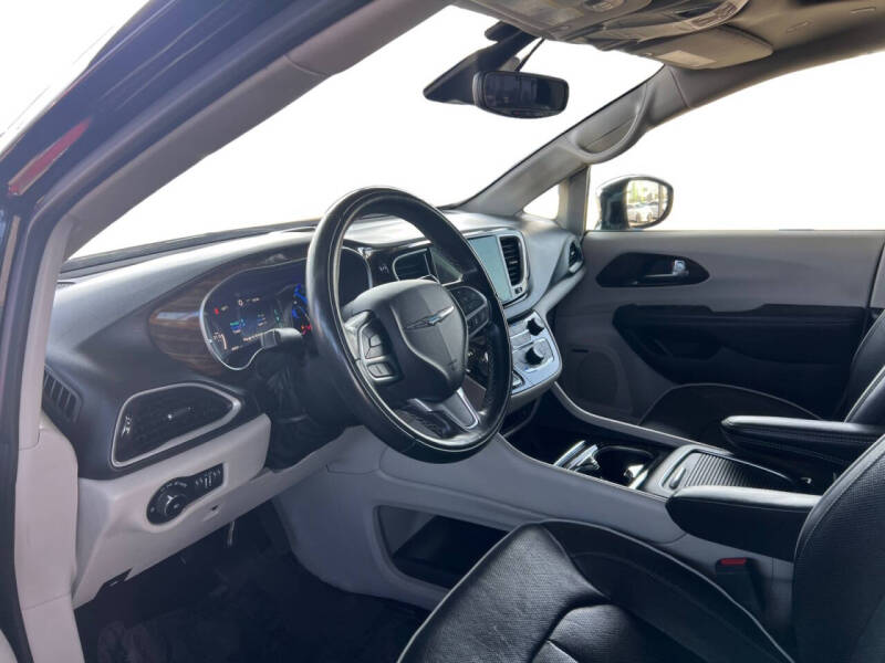 2022 Chrysler Pacifica Hybrid Limited