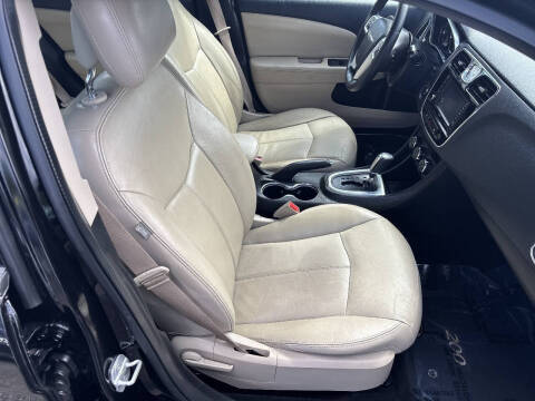 2013 Chrysler 200 Limited
