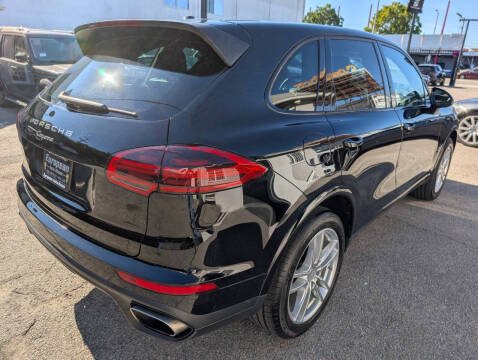 2017 Porsche Cayenne Platinum Edition