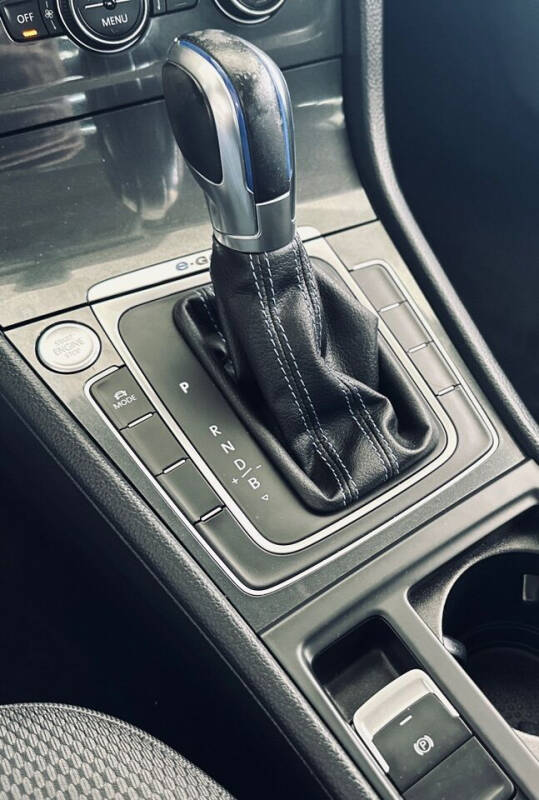 2017 Volkswagen e-Golf SE