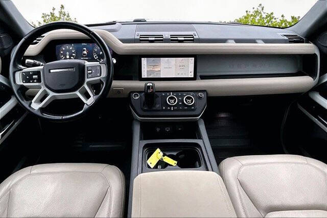 2022 Land Rover Defender 110 SE