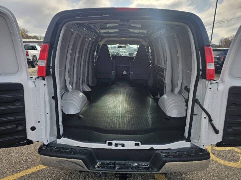 2025 Chevrolet Express 2500