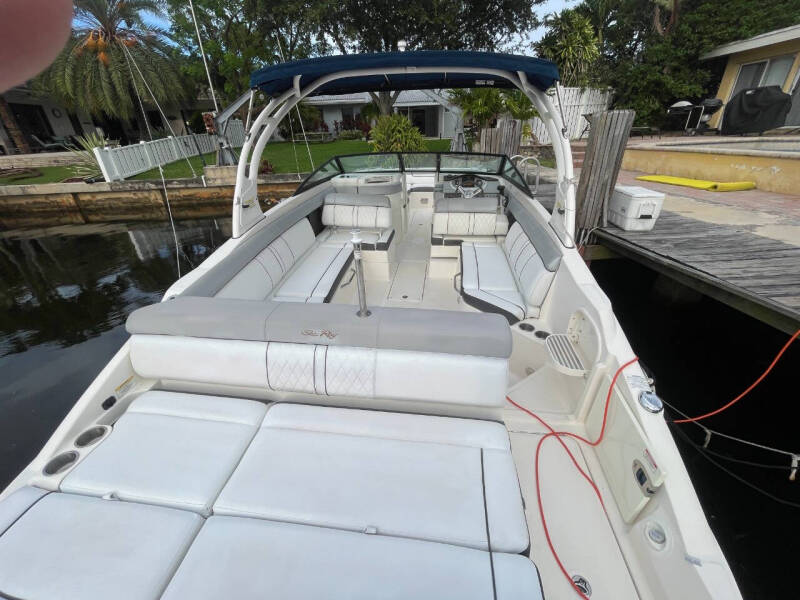2016 Sea Ray 270 SUNDECK