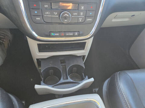 2014 Chrysler Town and Country Touring