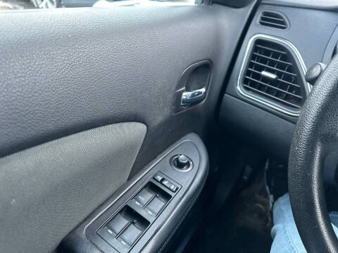 2012 Chrysler 200 LX