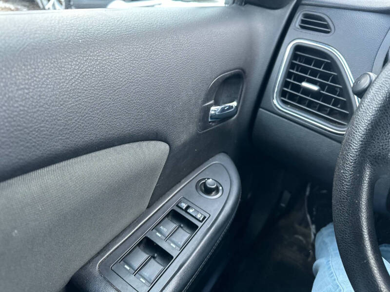 2012 Chrysler 200 LX