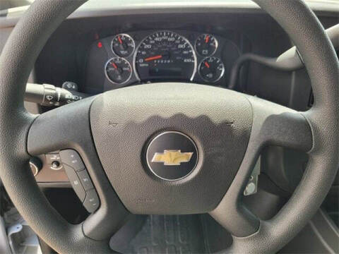 2025 Chevrolet Express 2500