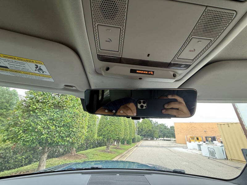 2020 Land Rover Defender 110 SE