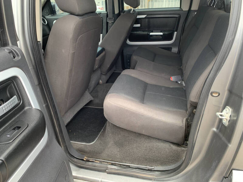 2008 Mitsubishi Raider LS