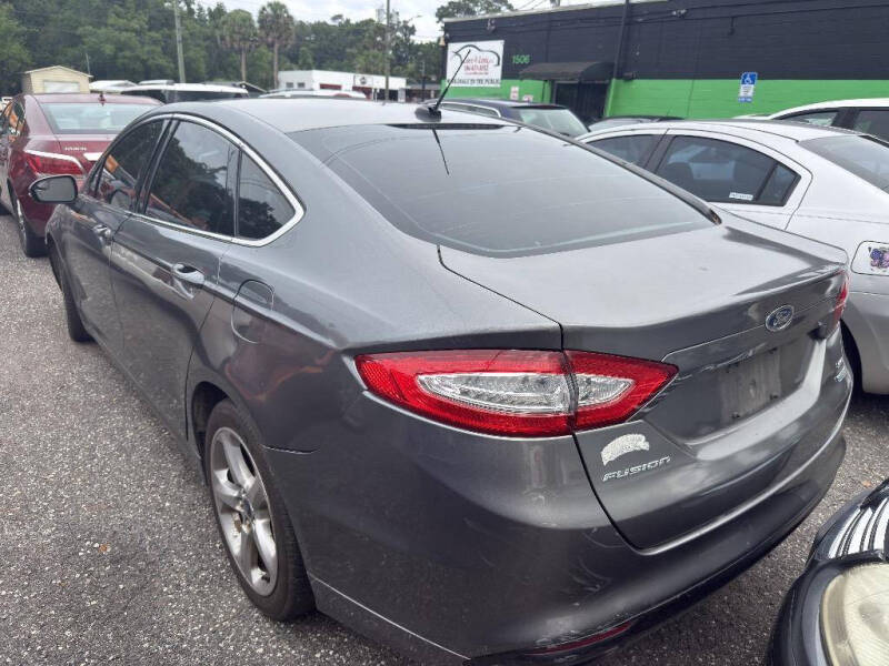 2014 Ford Fusion SE