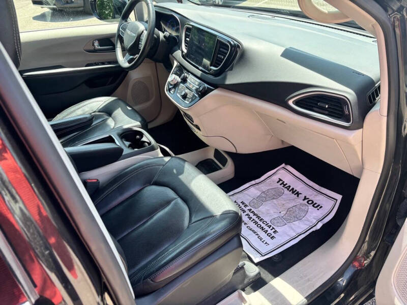 2022 Chrysler Pacifica Touring L