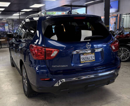 2020 Nissan Pathfinder S