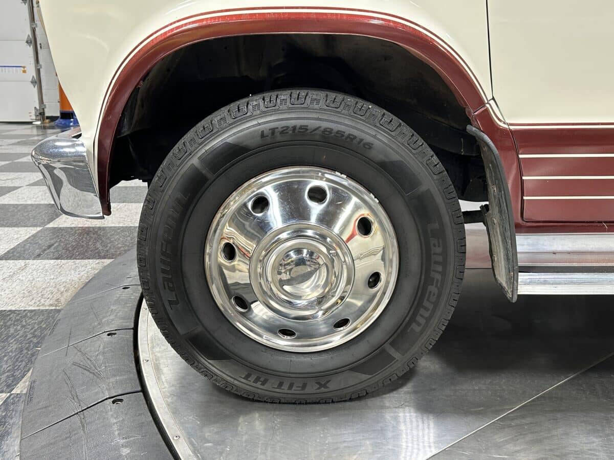 1989 Ford E-Series 56