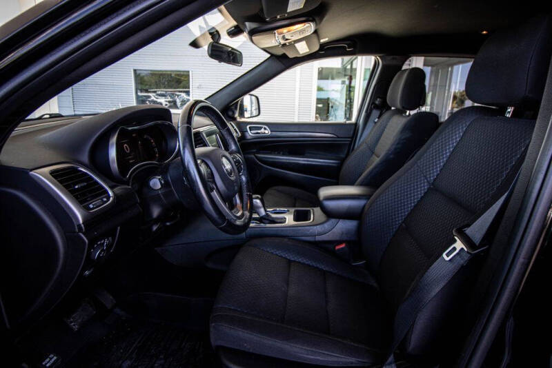 2020 Jeep Grand Cherokee Laredo E