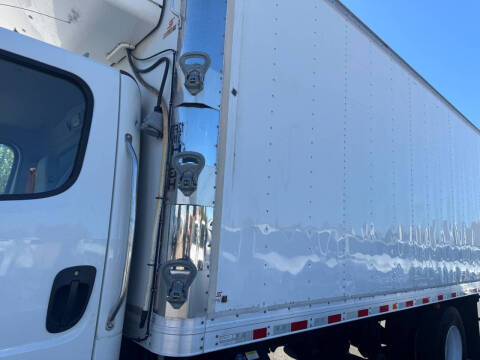 2018 Freightliner M2 106