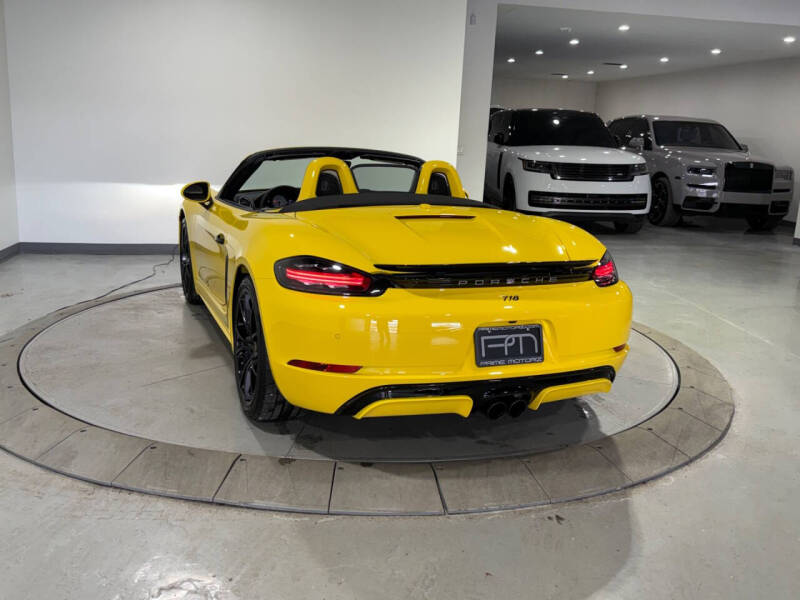 2025 Porsche 718 Boxster S