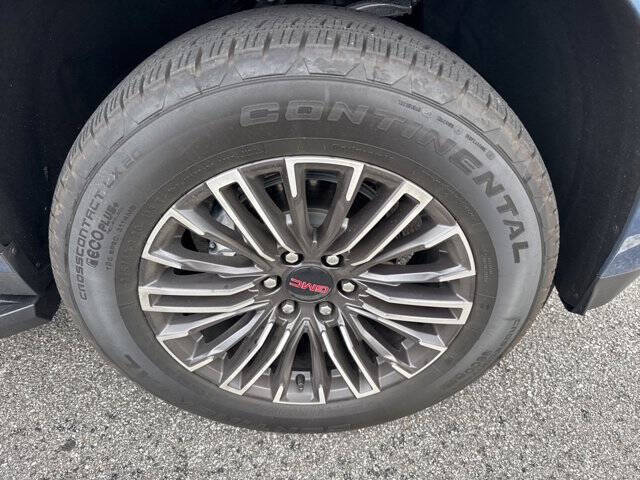 2025 GMC Yukon Elevation