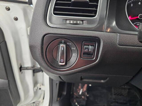 2019 Volkswagen Golf SE