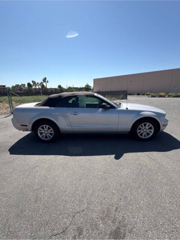 2006 Ford Mustang V6 Standard