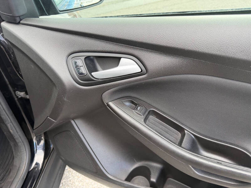 2018 Ford Focus SE - Photo 11