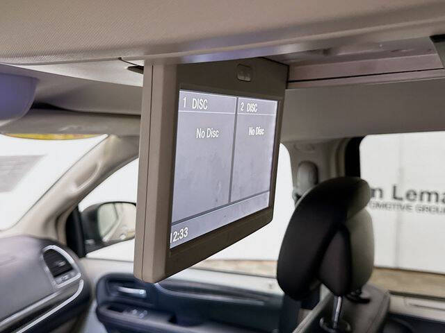 2016 Chrysler Town and Country Touring