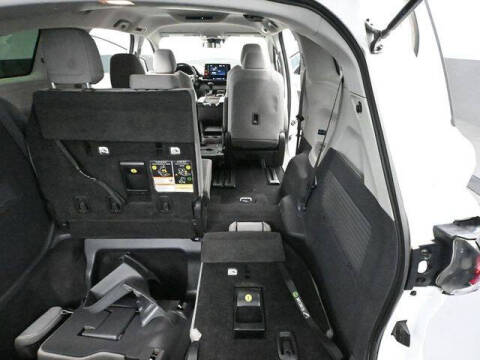 2021 Toyota Sienna LE 8-Passenger
