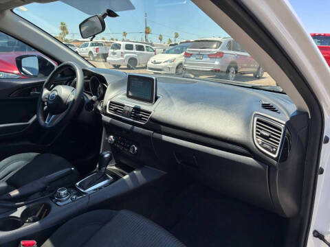 2015 Mazda MAZDA3 i Touring