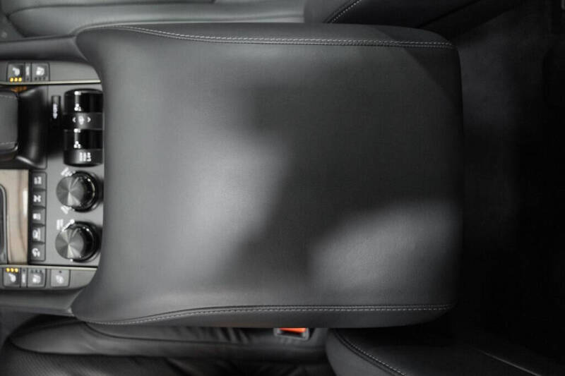 2021 Lexus LX 570 Three-Row