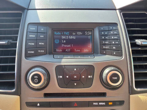 2013 Ford Taurus SE