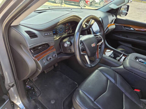 2018 Cadillac Escalade ESV Luxury